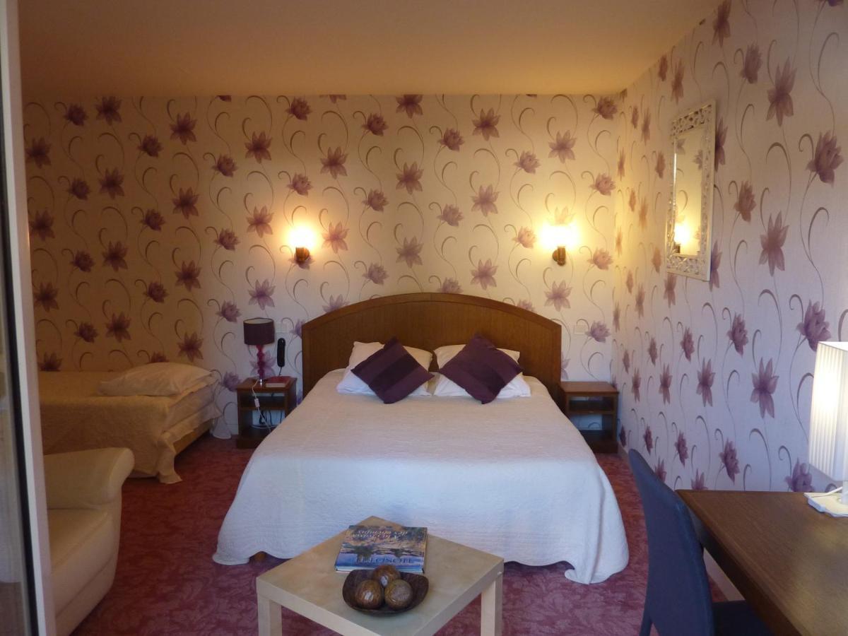 Hôtel A La Renommée Saint-Père Esterno foto