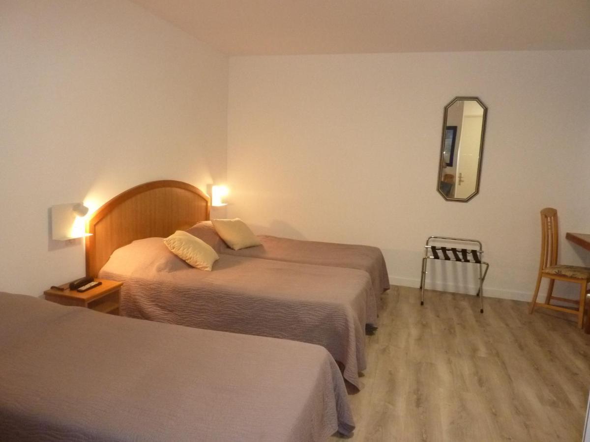 Hôtel A La Renommée Saint-Père Esterno foto