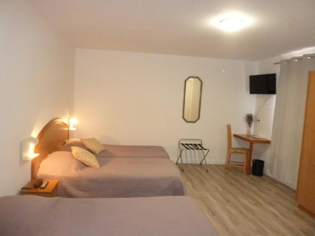 Hôtel A La Renommée Saint-Père Esterno foto