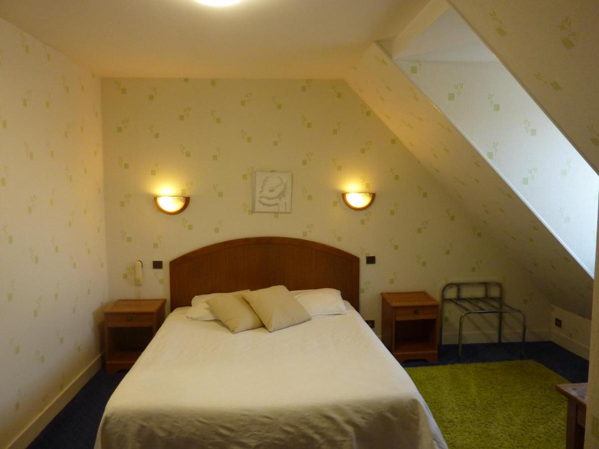 Hôtel A La Renommée Saint-Père Esterno foto