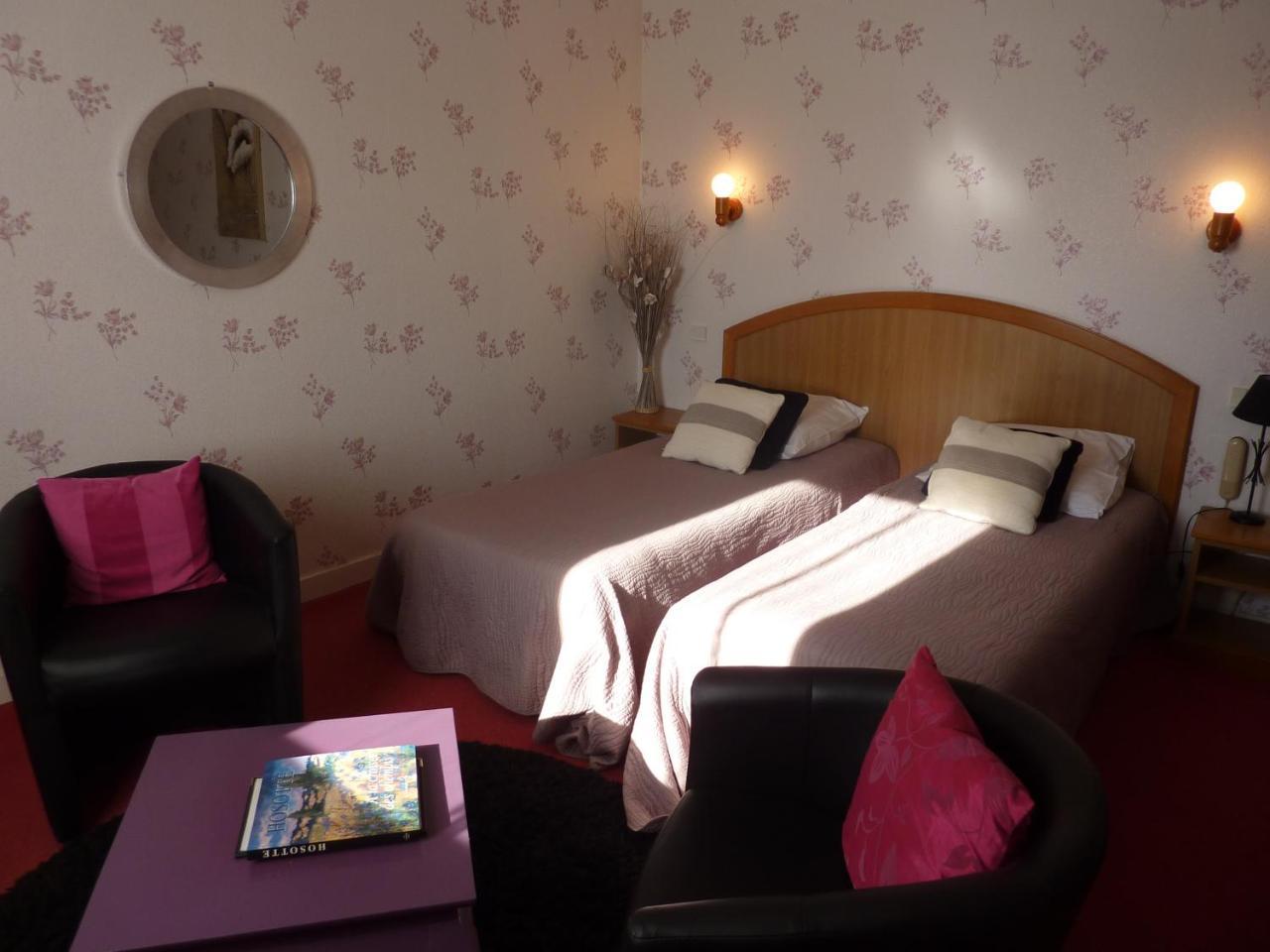 Hôtel A La Renommée Saint-Père Esterno foto